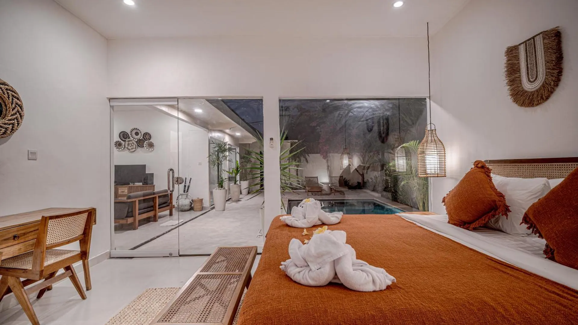 Villa Lemone 5 By Bali Villa Solutions Seminyak  Seminyak (Bali)