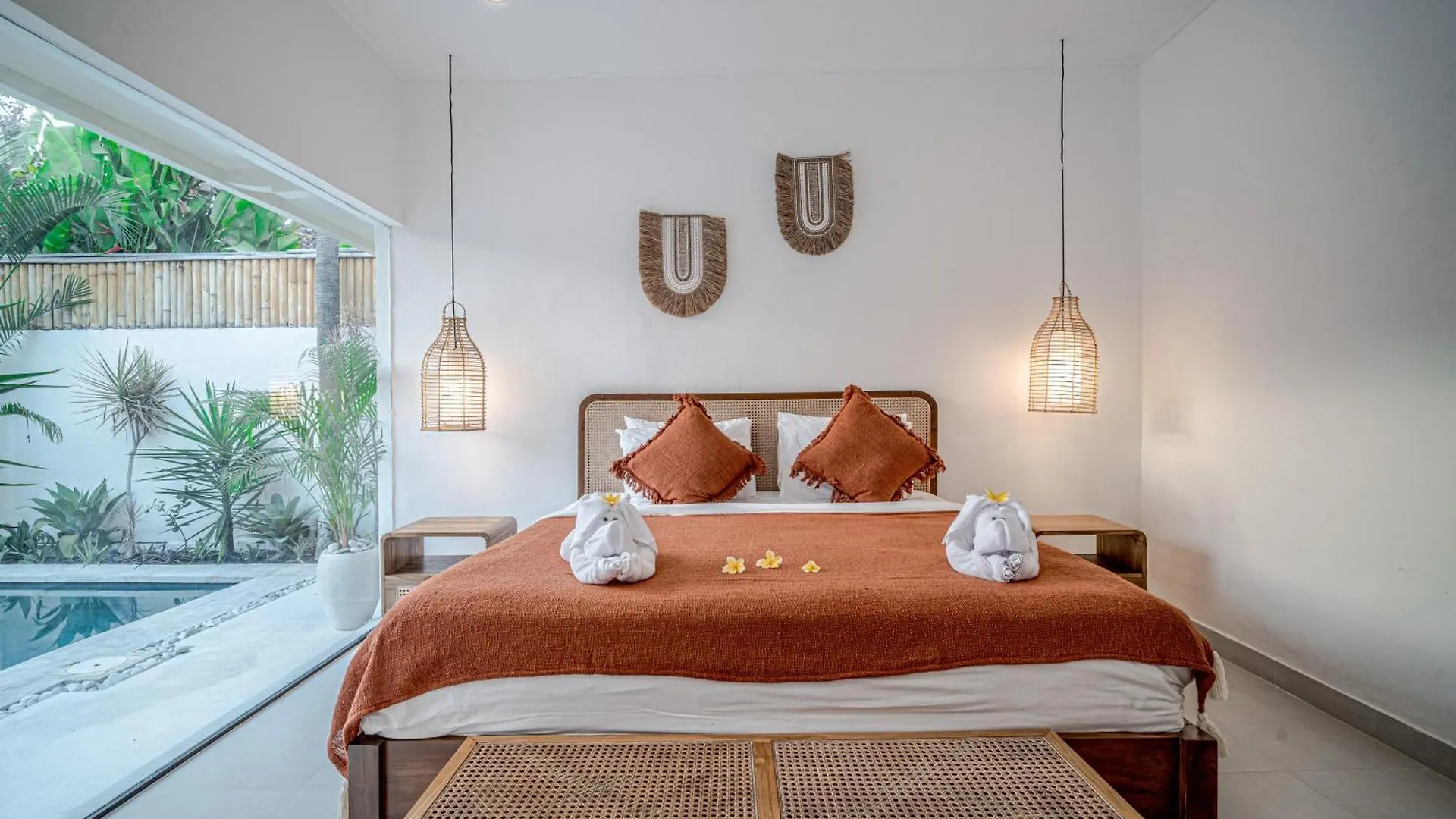 Villa Lemone 5 By Bali Villa Solutions Seminyak